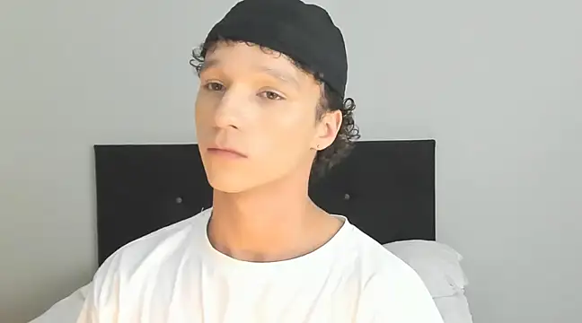 Snapshot of angelcortes chatting on 02.23.25 angelcortes online show from 02.23.25