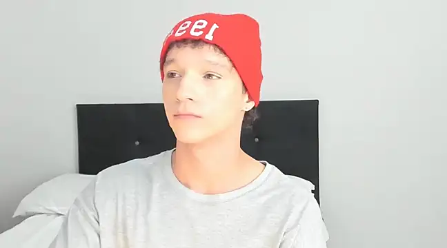 Snapshot of angelcortes chatting on 02.25.25 angelcortes online show from 02.25.25