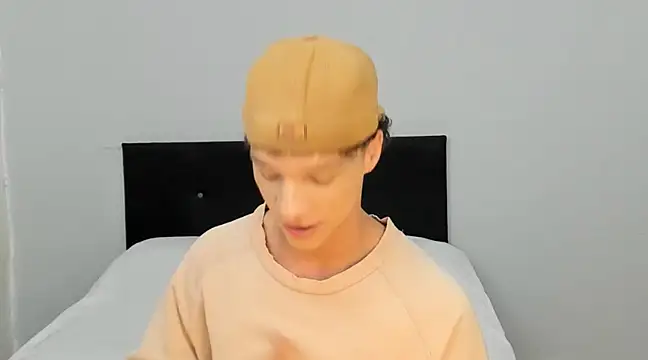 Snapshot of angelcortes chatting on 03.15.25 angelcortes online show from 03.15.25