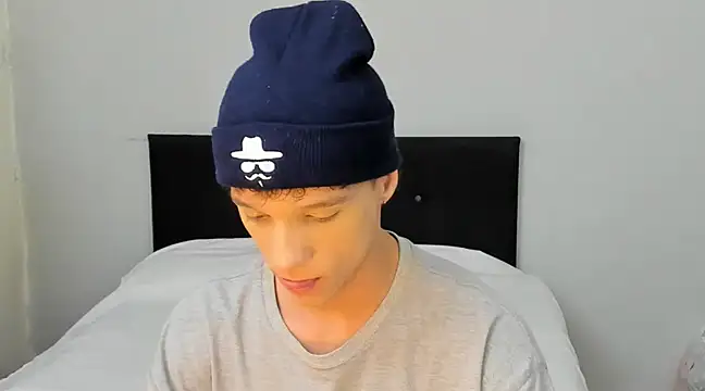 Snapshot of angelcortes chatting on 03.22.25 angelcortes online show from 03.22.25