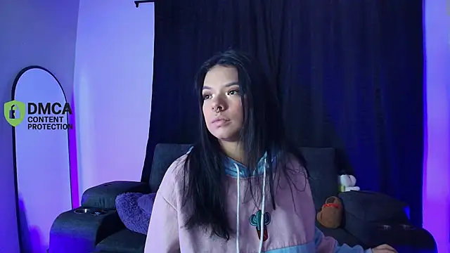 yungelitamor  online show from 05.13.26