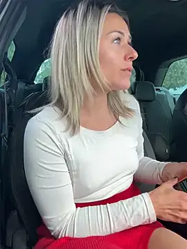 Snapshot of petrouchkaaa_ chatting on 03.11.26 petrouchkaaa online show from 03.11.26