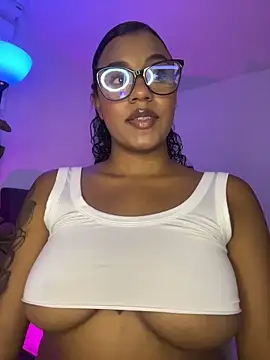 Snapshot of charlotteeruss chatting on 11.05.25 charlotteeruss online show from 11.05.25