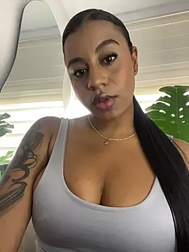 Snapshot of charlotteeruss chatting on 11.07.25 charlotteeruss online show from 11.07.25