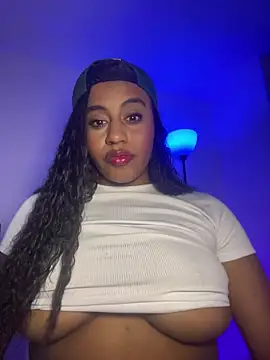 Snapshot of charlotteeruss chatting on 01.14.26 charlotteeruss online show from 01.14.26