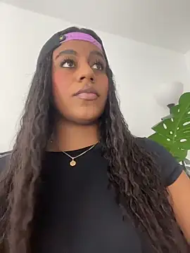 Snapshot of charlotteeruss chatting on 02.21.26 charlotteeruss online show from 02.21.26