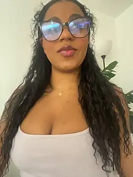 Snapshot of charlotteeruss chatting on 02.22.26 charlotteeruss online show from 02.22.26