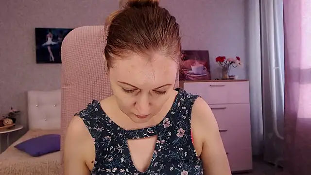 Snapshot of BettyFootFetish chatting on 04.24.26 BettyFootFetish online show from 04.24.26