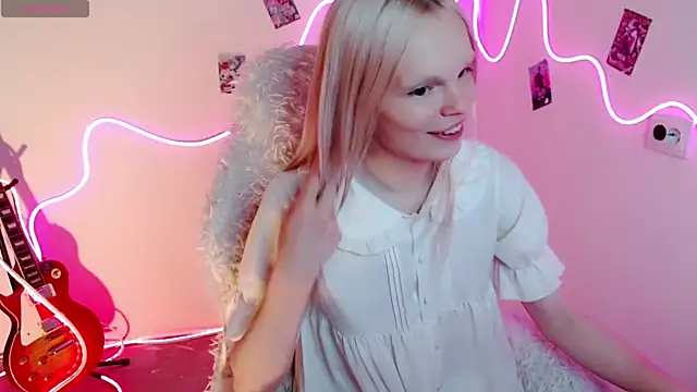 Emily Nyaffee online show from 09.10.25