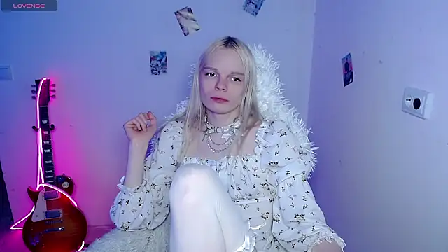 Emily Nyaffee online show from 02.02.26