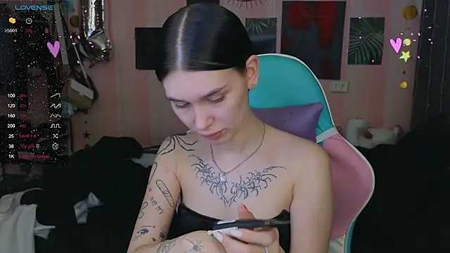 Snapshot of Amanda_Tender chatting on 03.20.25 Amanda Tender online show from 03.20.25