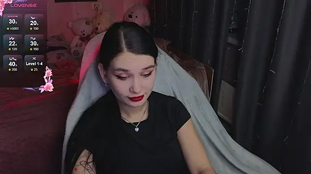 Snapshot of Amanda_Tender chatting on 12.21.25 Amanda Tender online show from 12.21.25