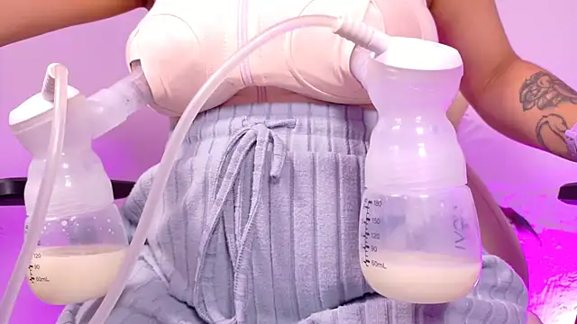 Snapshot of emma_rouse69 chatting on 09.10.25 emma rouse69 online show from 09.10.25