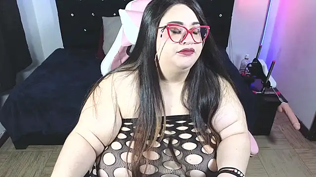 Snapshot of anacohen chatting on 03.08.25 anacohen online show from 03.08.25