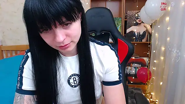 JuicyJess online show from 02.17.25