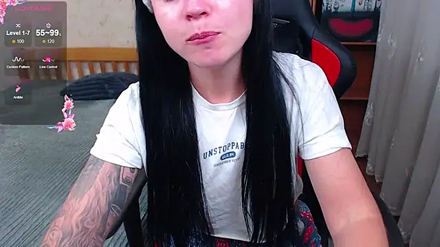 JuicyJess online show from 11.06.25