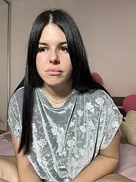 Snapshot of Annatrybebetter chatting on 03.07.25 Annatrybebetter online show from 03.07.25