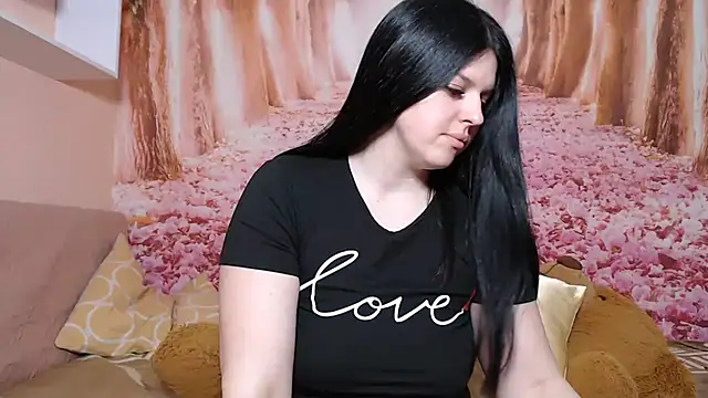 Snapshot of Annatrybebetter chatting on 03.18.26 Annatrybebetter online show from 03.18.26