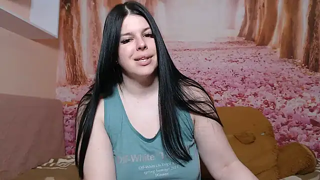 Snapshot of Annatrybebetter chatting on 04.20.26 Annatrybebetter online show from 04.20.26