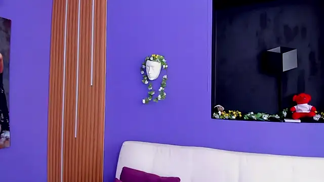 Kate Amaretto  online show from 09.15.25