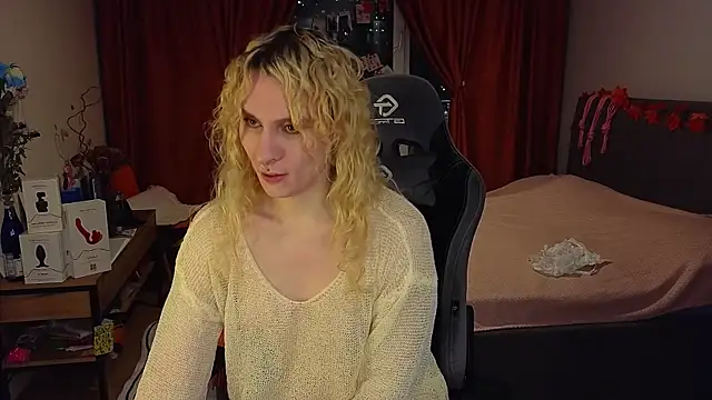 Lori Myaf online show from 12.18.24