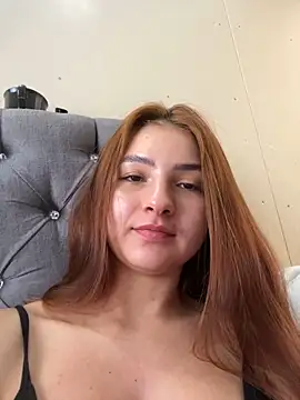 Snapshot of Vikycon chatting on 01.15.25 Vikycon online show from 01.15.25