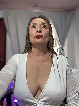 lilian prada online show from 07.25.26
