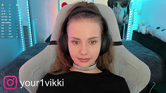 Snapshot of Vikki_Cheese chatting on 02.28.25 Vikki Cheese online show from 02.28.25