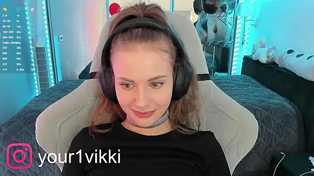 Snapshot of Vikki_Cheese chatting on 02.28.25 Vikki Cheese online show from 02.28.25