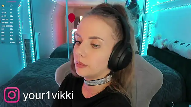 Snapshot of Vikki_Cheese chatting on 03.02.25 Vikki Cheese online show from 03.02.25