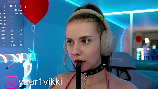 Snapshot of Vikki_Cheese chatting on 03.04.25 Vikki Cheese online show from 03.04.25