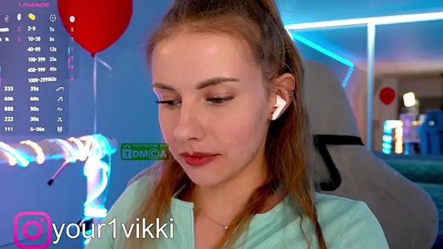 Snapshot of Vikki_Cheese chatting on 03.16.25 Vikki Cheese online show from 03.16.25