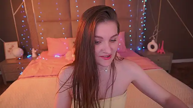 EmmyCharmm online show from 02.04.26