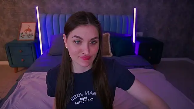 EmmyCharmm online show from 04.05.26