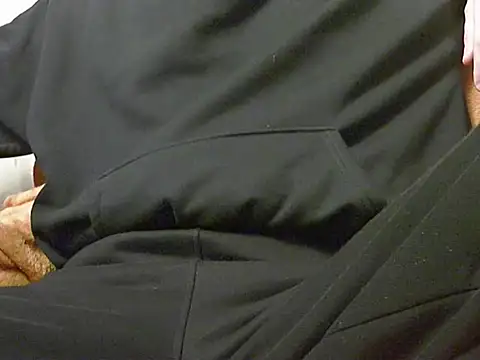 Snapshot of wirytynum chatting on 11.26.25 wirytynum online show from 11.26.25