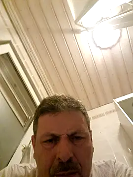 Snapshot of doktor38 chatting on 04.15.26 doktor38 online show from 04.15.26