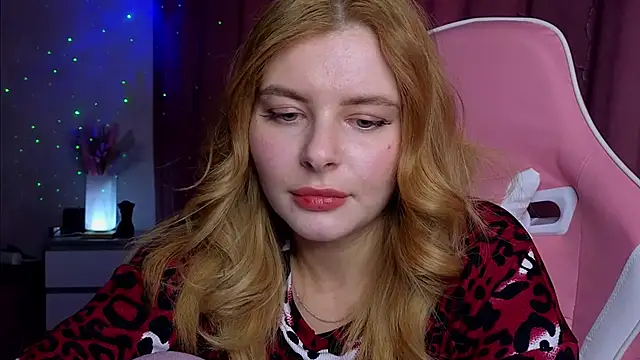 Snapshot of Day-off chatting on 09.30.25 Day-off online show from 09.30.25