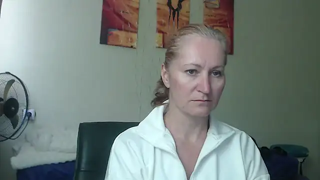 AmellyGrand online show from 04.17.26