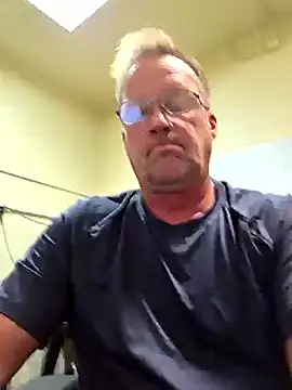 Snapshot of Cockrub1 chatting on 09.17.25 Cockrub1 online show from 09.17.25