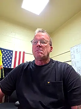 Snapshot of Cockrub1 chatting on 10.27.25 Cockrub1 online show from 10.27.25