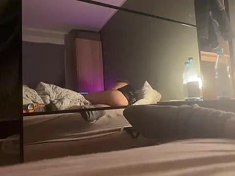 Snapshot of sissybitchx chatting on 02.26.26 sissybitchx online show from 02.26.26