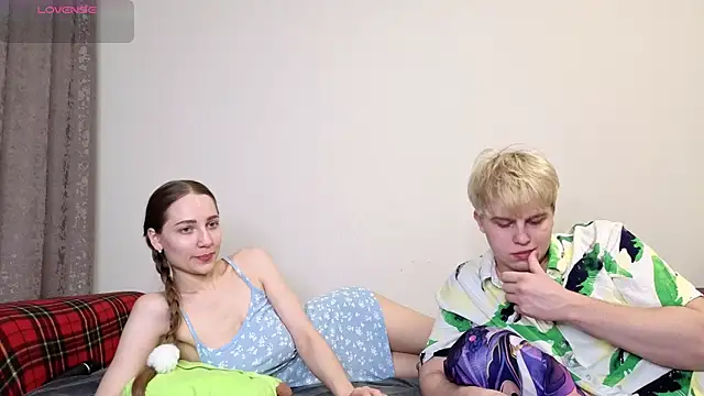 Emily and Ilumi online show from 02.05.26