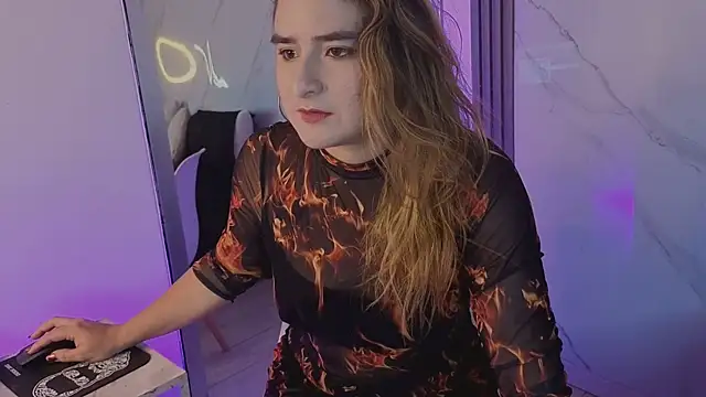 Snapshot of CandyQueenGold chatting on 02.07.26 CandyQueenGold online show from 02.07.26