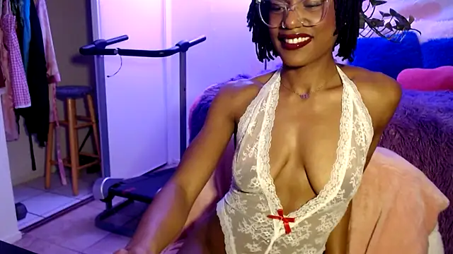 Snapshot of CocoSage chatting on 11.20.25 CocoSage online show from 11.20.25