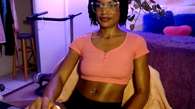 Snapshot of CocoSage chatting on 11.26.25 CocoSage online show from 11.26.25