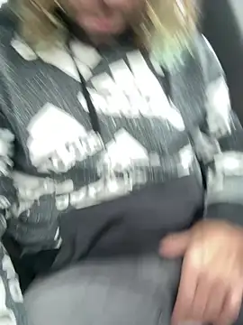 Snapshot of 4kUsh2Fashion0 chatting on 12.16.24 4kUsh2Fashion0 online show from 12.16.24