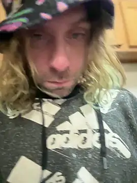 Snapshot of 4kUsh2Fashion0 chatting on 12.21.24 4kUsh2Fashion0 online show from 12.21.24