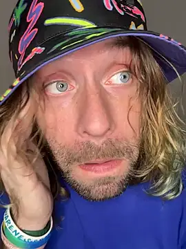 Snapshot of 4kUsh2Fashion0 chatting on 12.25.24 4kUsh2Fashion0 online show from 12.25.24