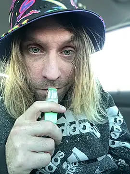 Snapshot of 4kUsh2Fashion0 chatting on 01.16.25 4kUsh2Fashion0 online show from 01.16.25