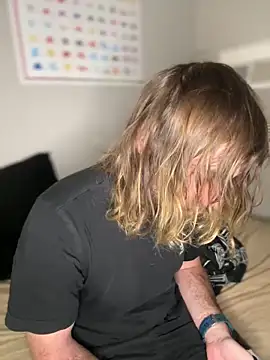 Snapshot of 4kUsh2Fashion0 chatting on 01.21.25 4kUsh2Fashion0 online show from 01.21.25